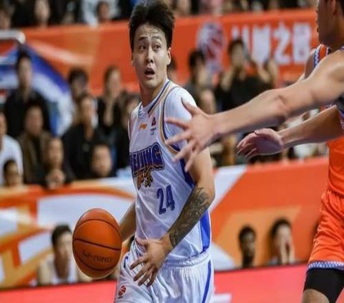 这都能输CBA大冷门！豪言夺冠，却被第15掀翻，赵睿复出也白搭