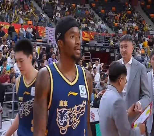 最新消息！NBA黑硬中锋有望加盟广东队，这可是加强版莫兰德！