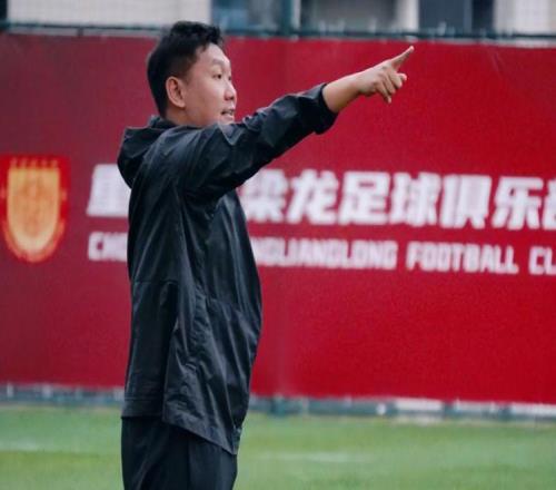 川渝德比先炸了！10万人抢一半票拜合PK向余望刘建业阻击领头羊