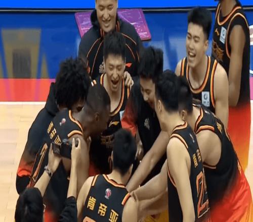 打板三分绝杀！江苏1分险胜广东庞峥麟23+7引领逆转