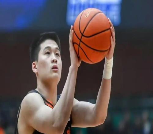 胜天津发布会！邱彪直指团队胜利，王证谦逊回答，后被邱彪调侃！