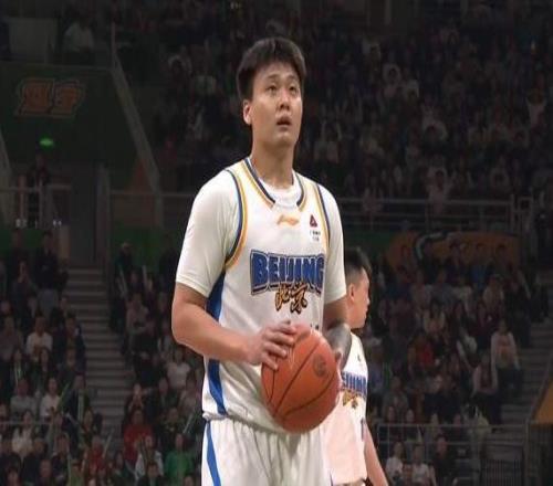 领先两位数被翻盘！辽篮输得窝囊，赵继伟空砍26分，赵睿爆砍34分