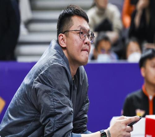 广东急需调整外援了！3小外各存弊端，急需补强投射小外+护框大外