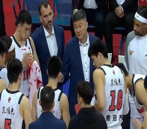 广东队1分惨败江苏，彻底服了，三人成混子拖累球队