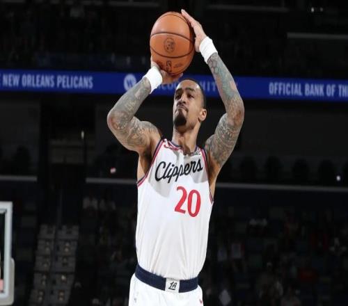 个人已经做得相当不错了，但快船锋线大将还是缺乏足够的支持