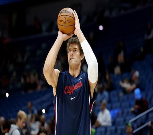 都差成这样了还能出场29分钟，快船对于内线老将的使用也太离谱了