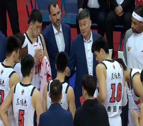 广东男篮输球，媒体人罗列杜锋三月份参加活动，直言影响球队训练