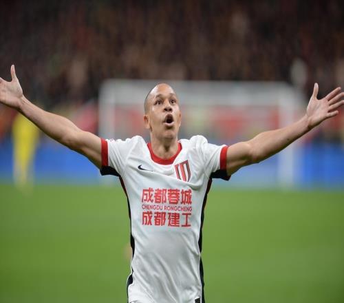 33！川渝德比火爆，铜梁龙让二追三，成都补时绝平，7分领跑中超