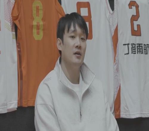 再见，“四字外援”！丁彦雨航退役，曾在山东男篮效力9个赛季