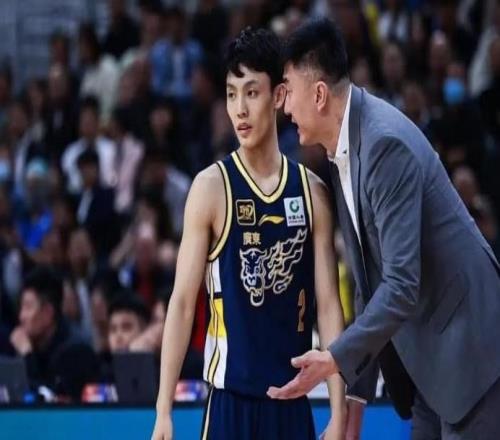 1分钟被轰8比0！广东惨遭倒数第2三分绝杀：杜锋该下课了