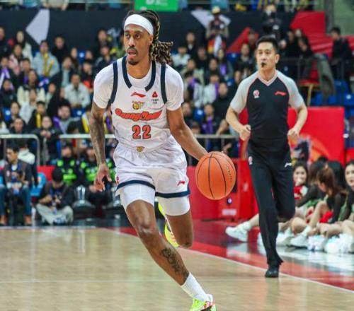 坑惨杜锋！广东等了大半赛季等了个水货，球迷：裁掉他补强大外