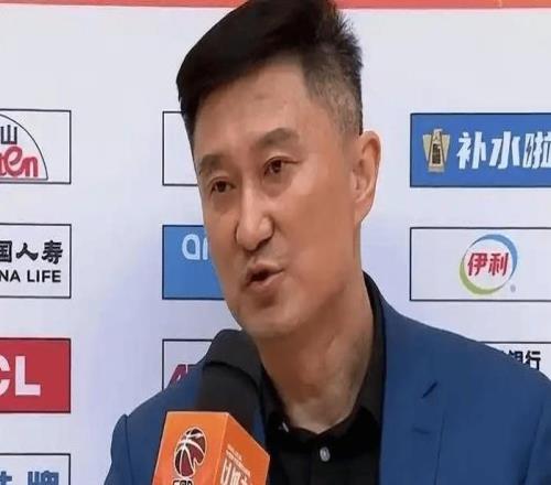 广东被江苏队绝杀郭士强无地自容，徐昕回归之日就是杜锋下课之时