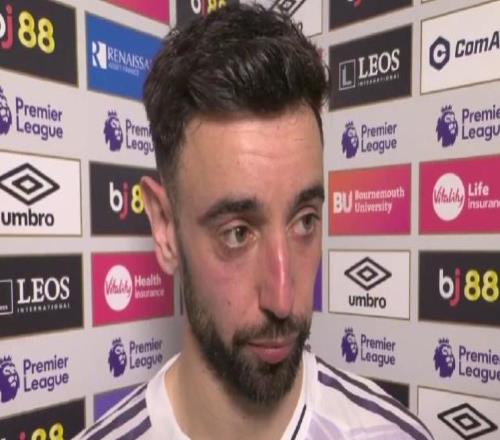 B费：理解裁判很难给一支队两个点球，但我不明白为什么VAR没介入