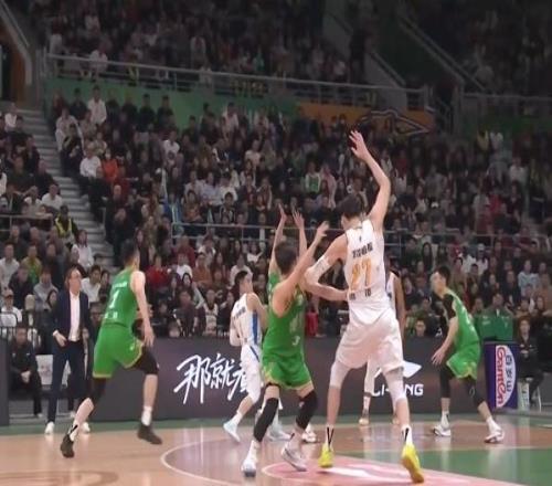 15分大逆转！辽宁6连胜终结：赵继伟26分尽力，赵睿34分创新高