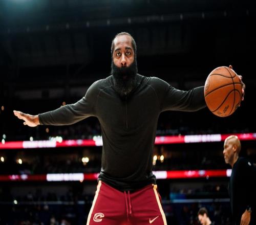 出战13胜4负！哈登末节13+3再成救世主美媒赞已成骑士最佳球员