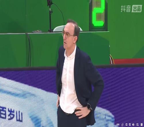 辽篮为何遭逆转赛后乌戈怒批球队防守，点名批评一人，一针见血