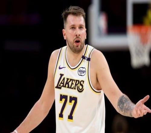 喜提第16T！东契奇对喷遭自动禁赛，湖人战活塞折损大将