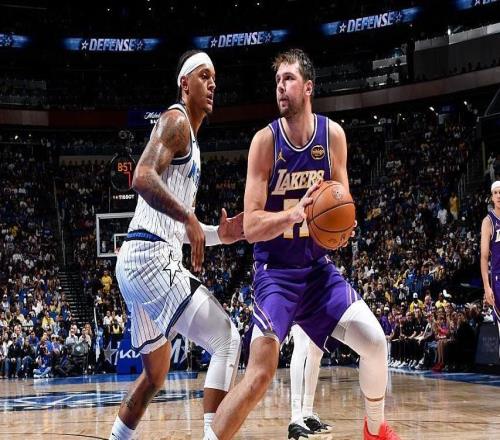 雷迪克：有人用裁判听不懂的语言，说了东契奇妈妈的坏话