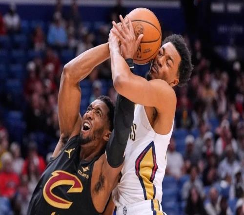 哈登20+6+10末节13分！骑士15分逆转双杀鹈鹕米切尔27分