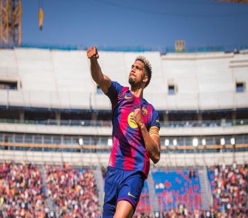 足坛一夜动态：曼城20阿森纳夺冠皇马32逆转马竞梅西901球