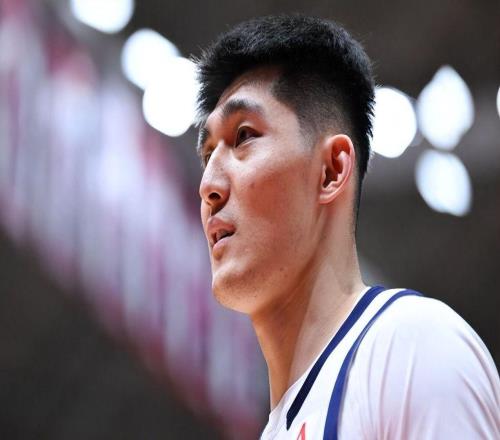 CBA官方：因言语不当李祥波停赛4场罚10万鲁吐布拉停赛1场罚5万