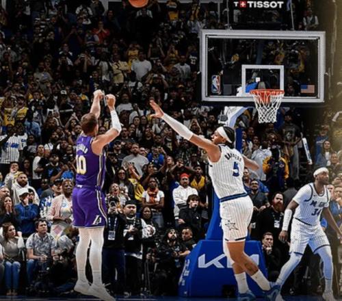 命中绝杀球，湖人还在赢球，他们已经九连胜了，本赛季要夺冠