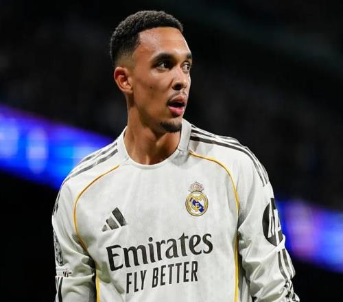 阿诺德意外落选英格兰大名单，社媒首度发声，8个字表明态度