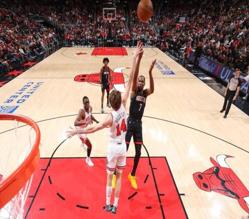 火箭憾负公牛跌至第6！杜兰特空砍40+7+5申京三双乌度卡遭驱逐