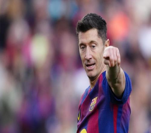 莱万：我正在考虑在巴萨的未来，目前还没做出任何决定