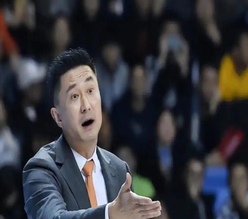 广东狂输6场大洗牌，麦考尔2人或被裁，杜锋该弃杜润旺扶正崔永熙