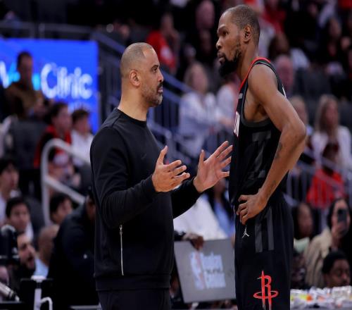 杜兰特40+7创纪录，火箭爆冷惜败公牛！申京大3双，乌杜卡被驱逐