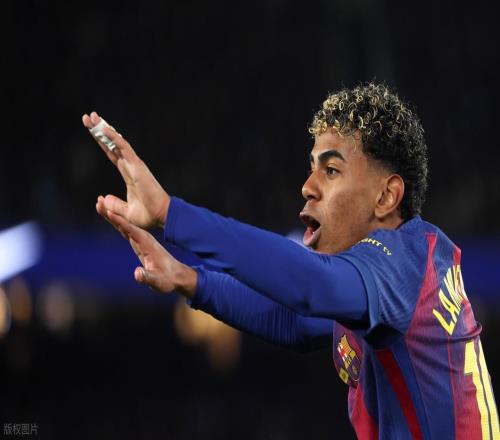 西甲最新积分战报巴萨豪夺7连胜领先皇马7分黑马赢球紧追马竞