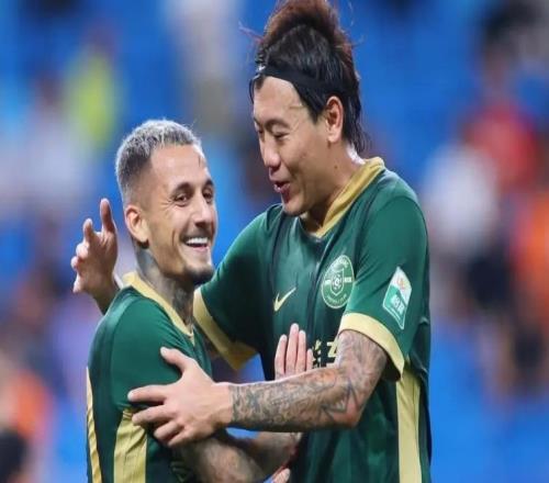 中超30岁巨星沦为笑柄，退出国家队后状态暴跌，媒体：他是个庸才