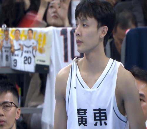 正式确定！山东队截胡广东冠军后卫，这可是昔日宏远天赋第一人！