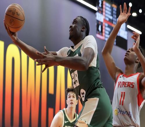 被火箭二队各种打爆！字母弟弟的个人能力看起来真是相当业余