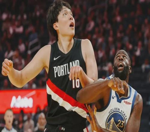 杨瀚森NBA季前赛首秀，就6犯离场！可预料到的狼狈，被上课了啊！