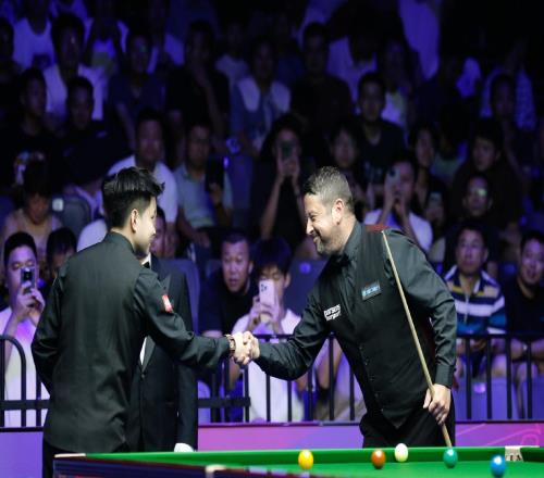 斯诺克武汉赛：赵心童2杆破百5-3史蒂文斯，小特、袁思俊晋级