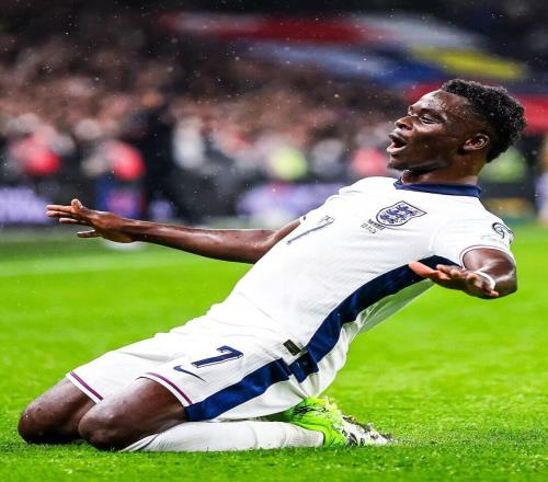 世预赛：英格兰20取7连胜！塞尔维亚无缘世界杯，阿森纳双星破门