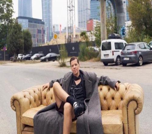 什琴斯尼自曝更衣室抽烟，顺便安慰了巴萨小将