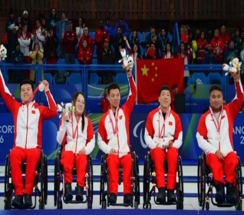 中国轮椅冰壶队：带着坚守与热爱，再启新征程｜米兰冬残奥会特别报道
