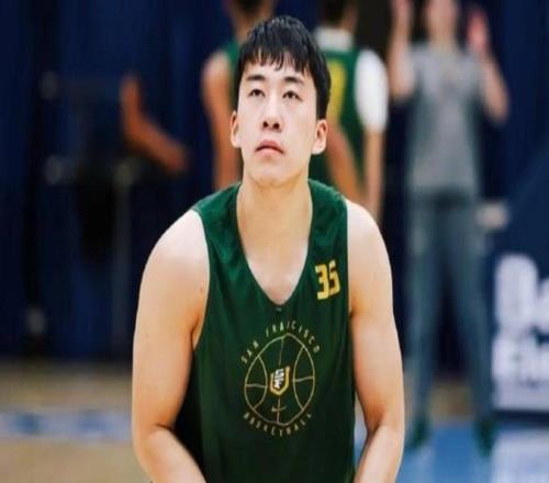 分析中国男篮各位置的人才储备，两年后的世界杯还需归化球员吗