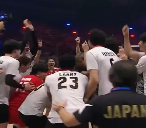 日本男排完胜斯洛文尼亚晋级决赛，日本男女排双双进入世联赛决赛