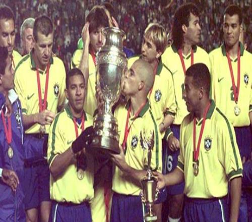 差距巴西19972007年，5届美洲杯拿4冠，锋线有大罗、阿德...
