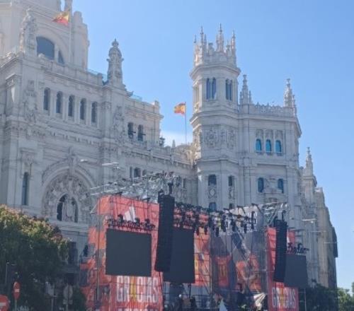 记者：西贝莱斯广场已经为西班牙队准备好庆祝舞台