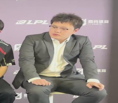 时间紧迫啊！JDG教练：今天很多东西都没做好后面慢慢调整下