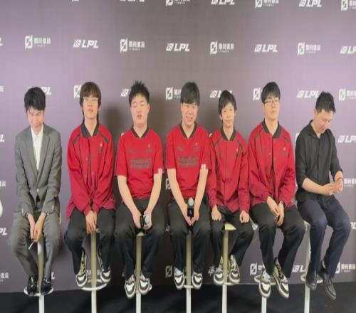 FPX赛后群访shad0w：淘汰赛输了不亏赢了血赚