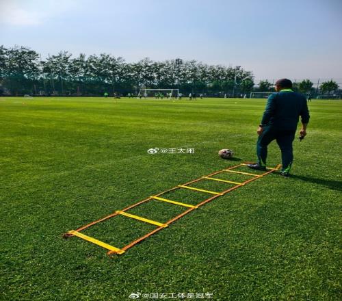 媒体人介绍国安新基地：一线队和3支梯队一起进驻，仍是租赁方式