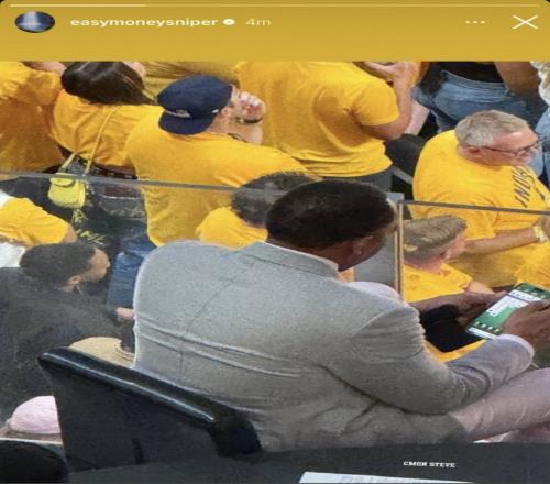 摸鱼！A史密斯赛中玩蜘蛛纸牌KD：差不多得了老史！