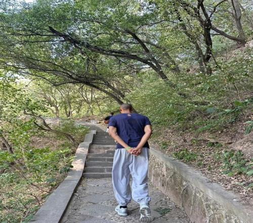 10天闭关修行！马刺官博：文班的少林寺修行接近尾声了