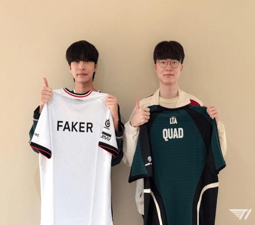 FLY晒Quad与Faker交换队服：若只剩一个Faker粉丝，那就是我
